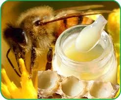 Sữa ong chúa và Dầu gấc giúp duy trì sắc đẹp